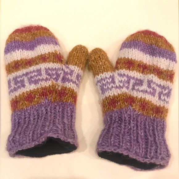 Hand-knit Nepalese mittens - Picture 1 of 5